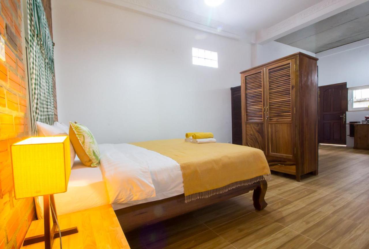 Angkor Dino Home Siem Reap Exterior photo